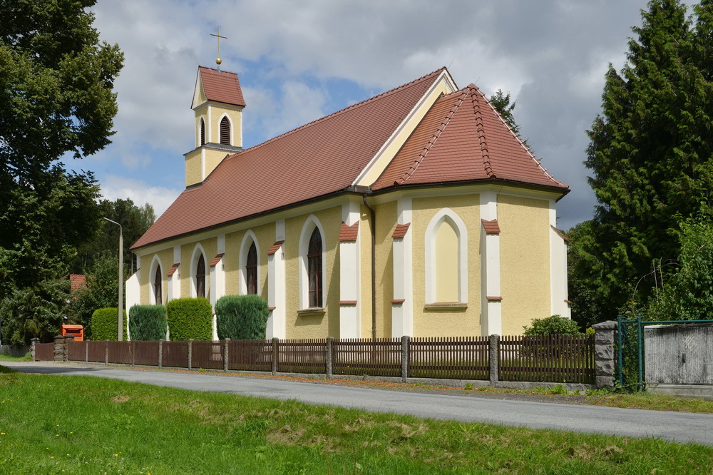 Kirche Bernstadt Außenansicht